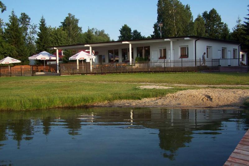"Vanilla" Pokoje I Apartamenty Nad Brzegiem Jeziora Okuninka Buitenkant foto