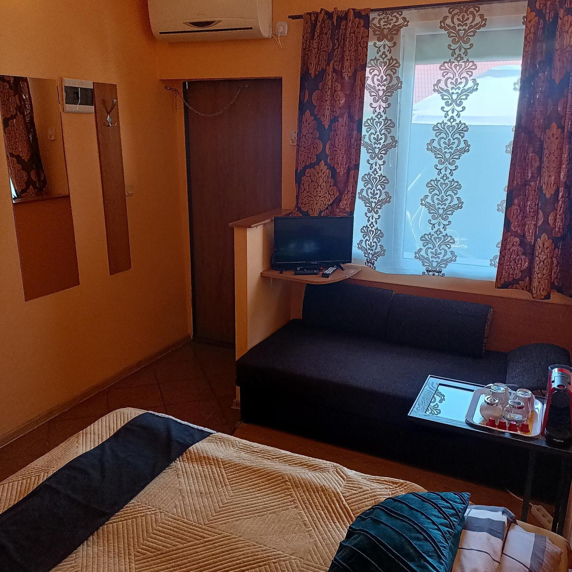 "Vanilla" Pokoje I Apartamenty Nad Brzegiem Jeziora Okuninka Buitenkant foto