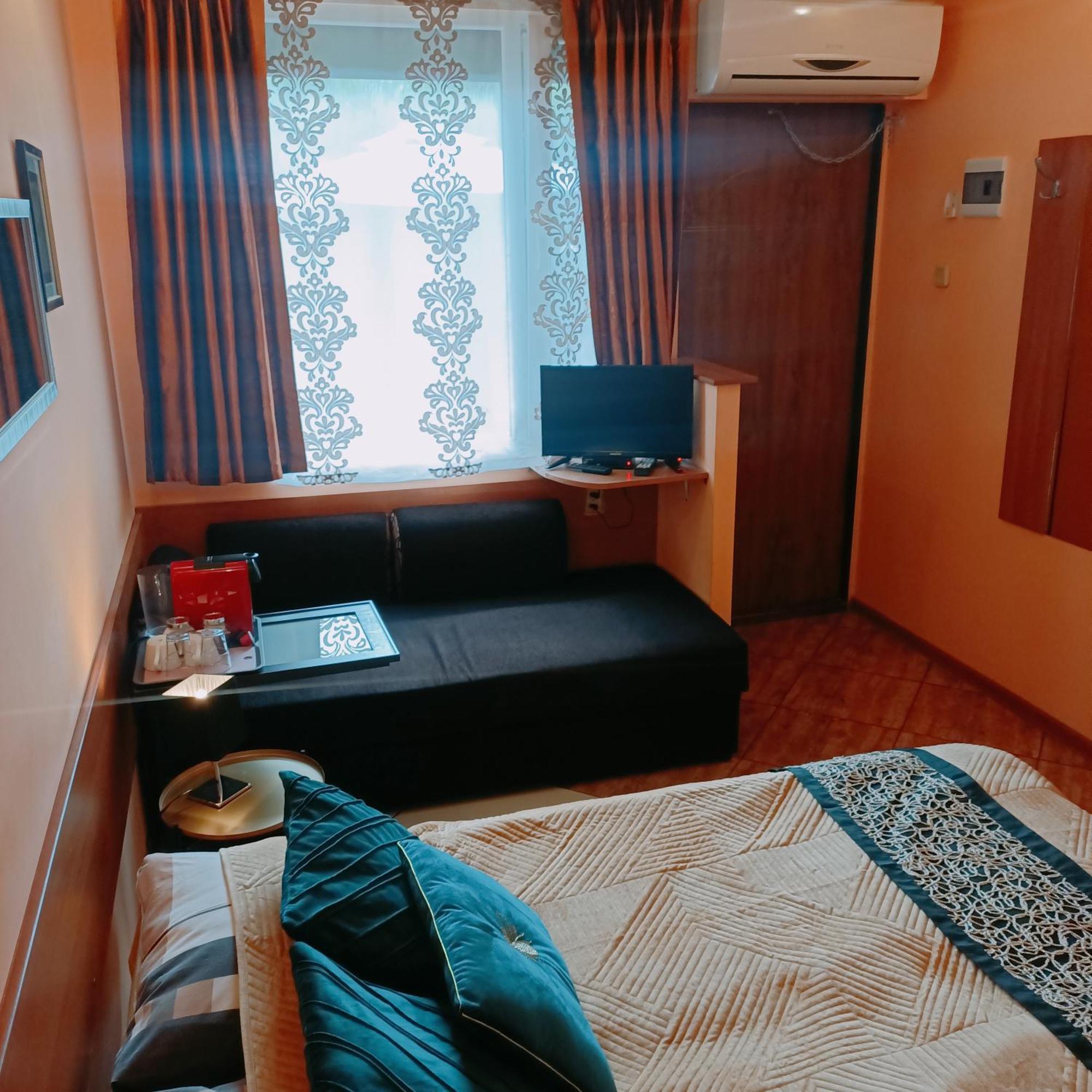 "Vanilla" Pokoje I Apartamenty Nad Brzegiem Jeziora Okuninka Buitenkant foto